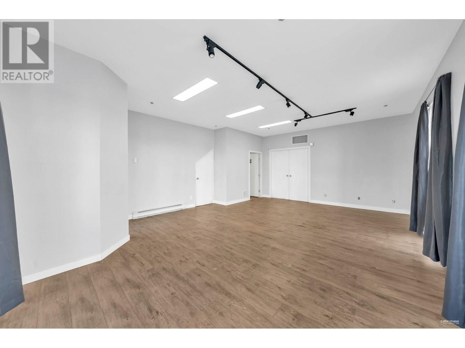 117 - 1083 KENT AVENUE NORTH Image 7