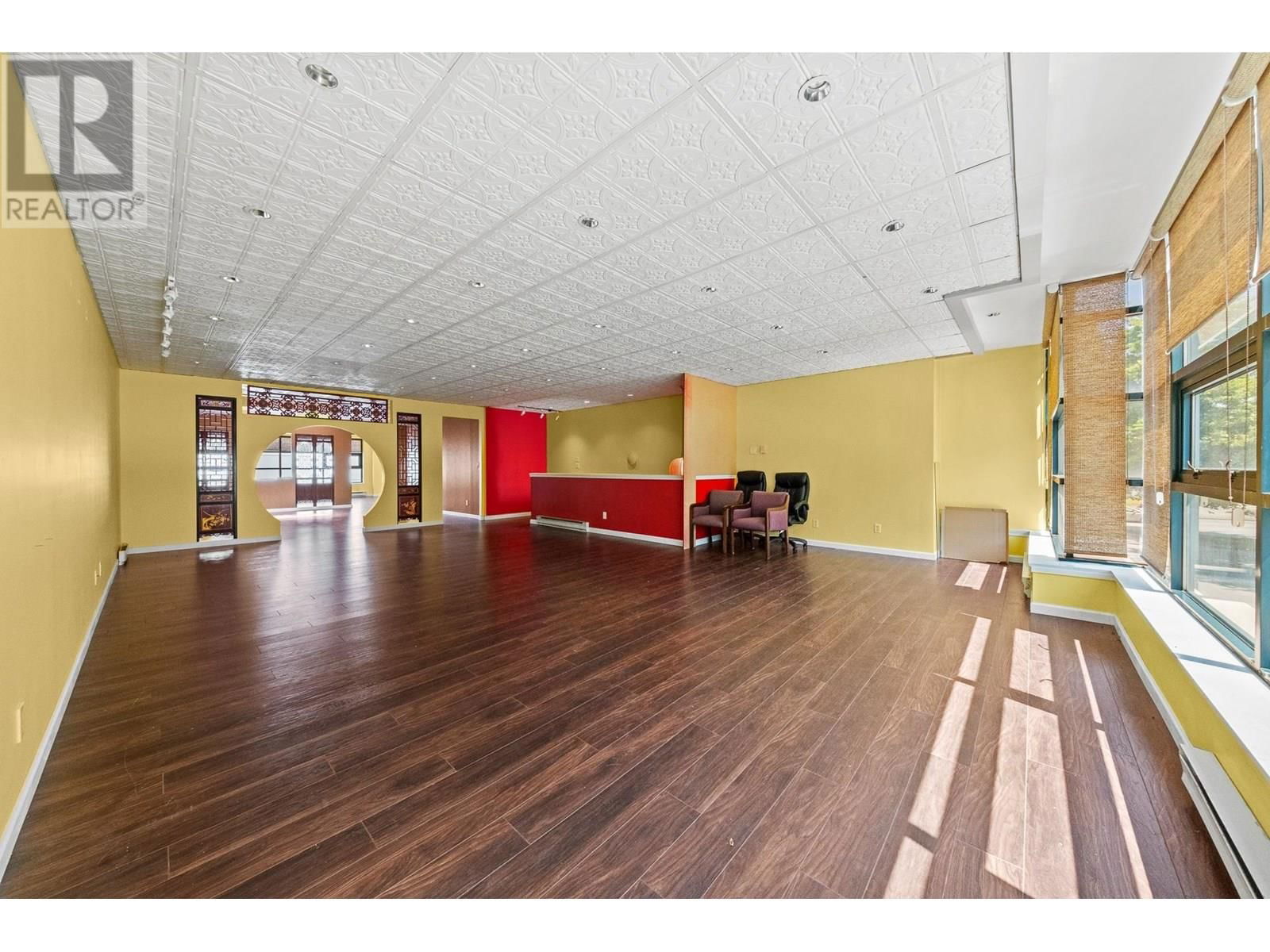 2230 - 4871 SHELL ROAD Image 4