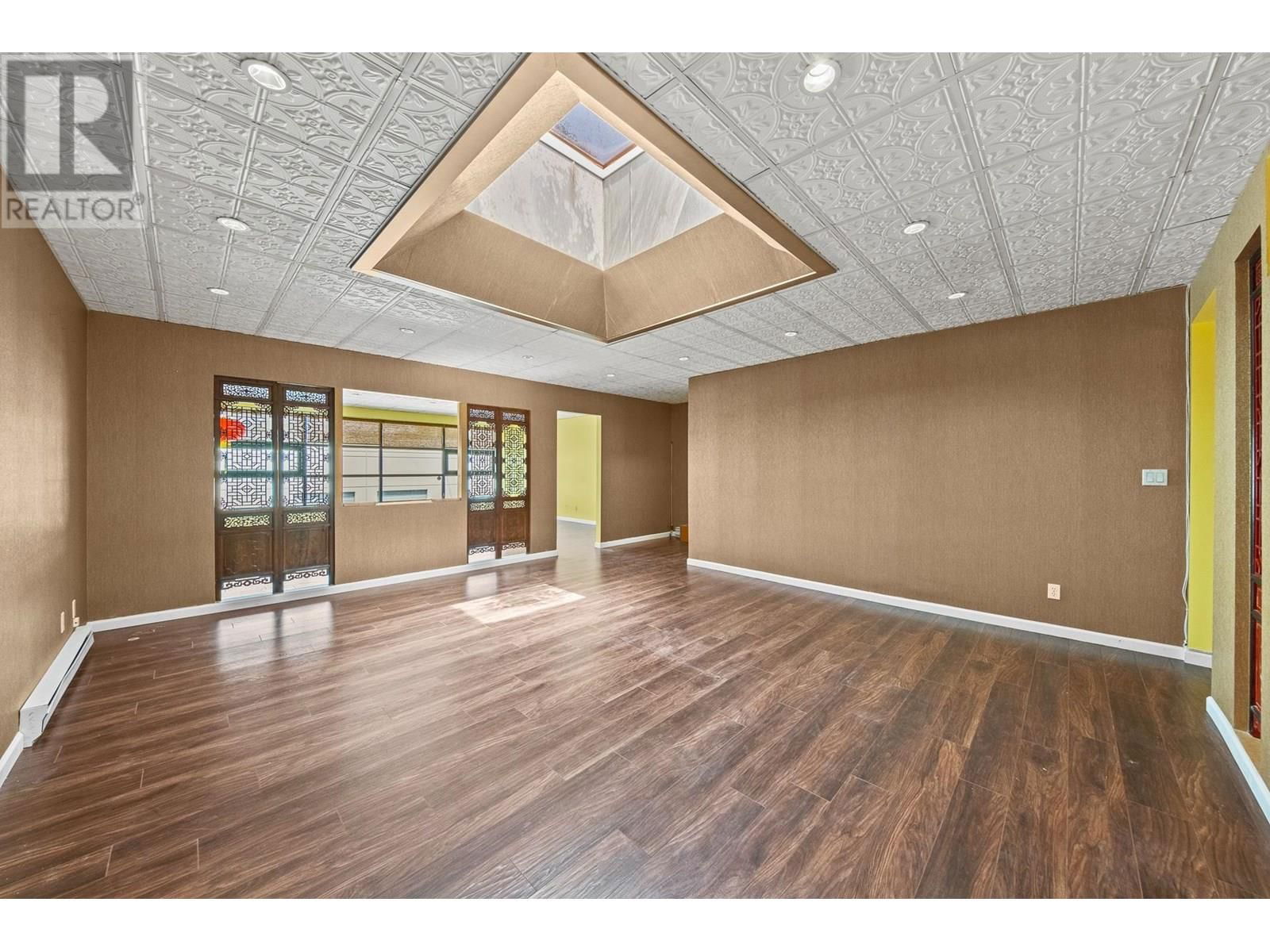 2230 - 4871 SHELL ROAD Image 7