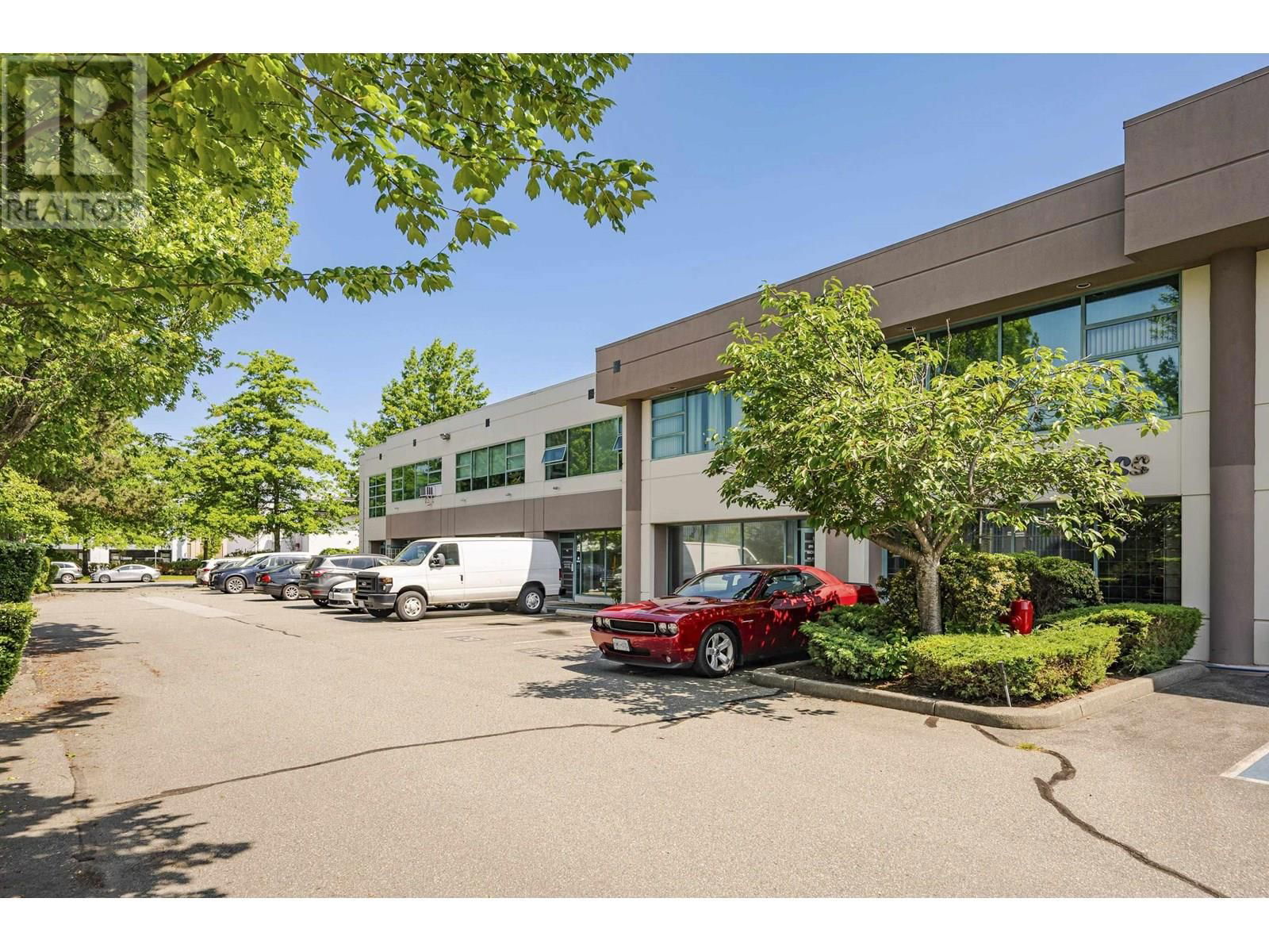 121 - 7198 VANTAGE WAY Image 3