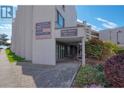 Image #1 of Commercial for Sale at Wharf, Sechelt, British Columbia