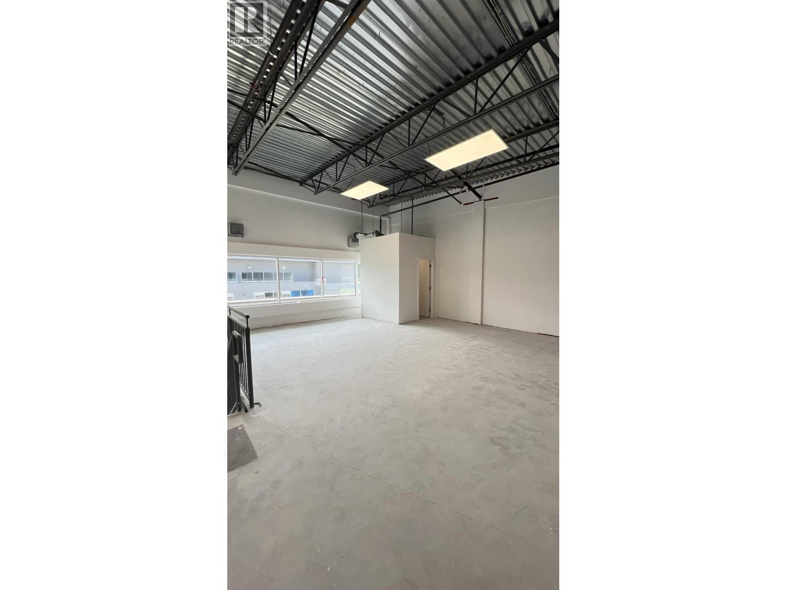 4899 VANGUARD Road photo 4