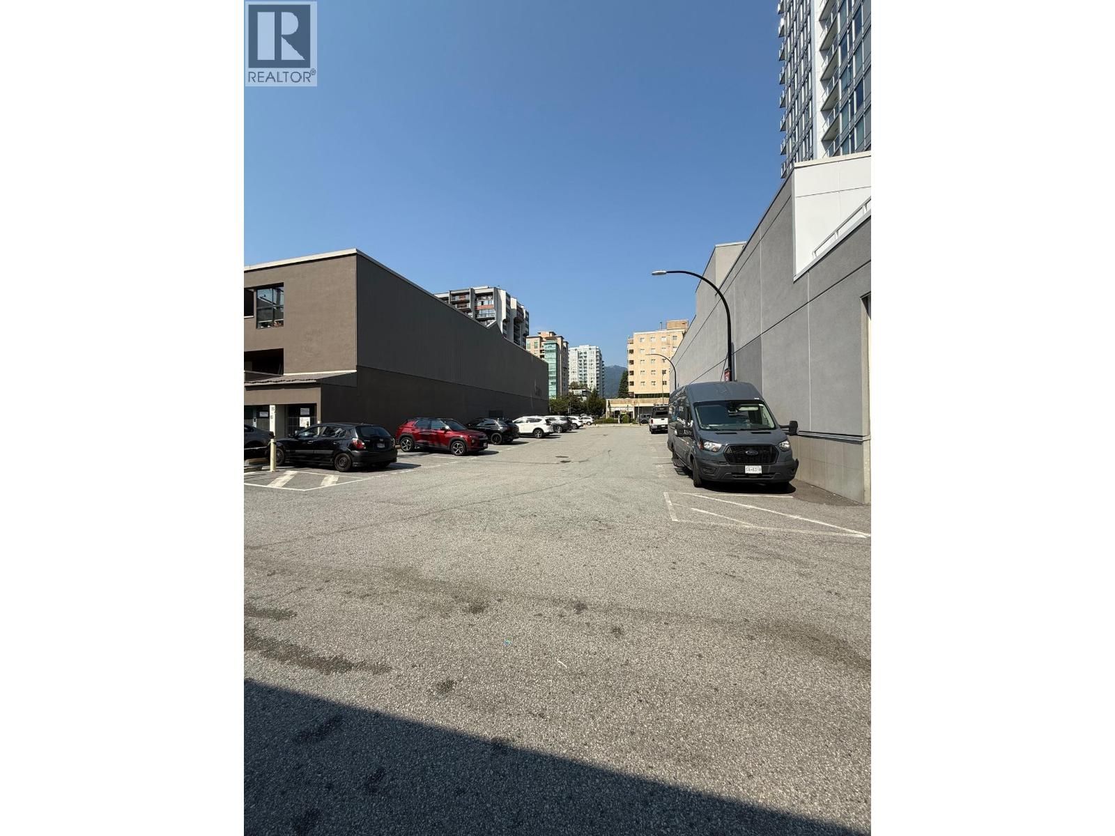 137 15TH Street, North Vancouver, British Columbia V7L 2P7