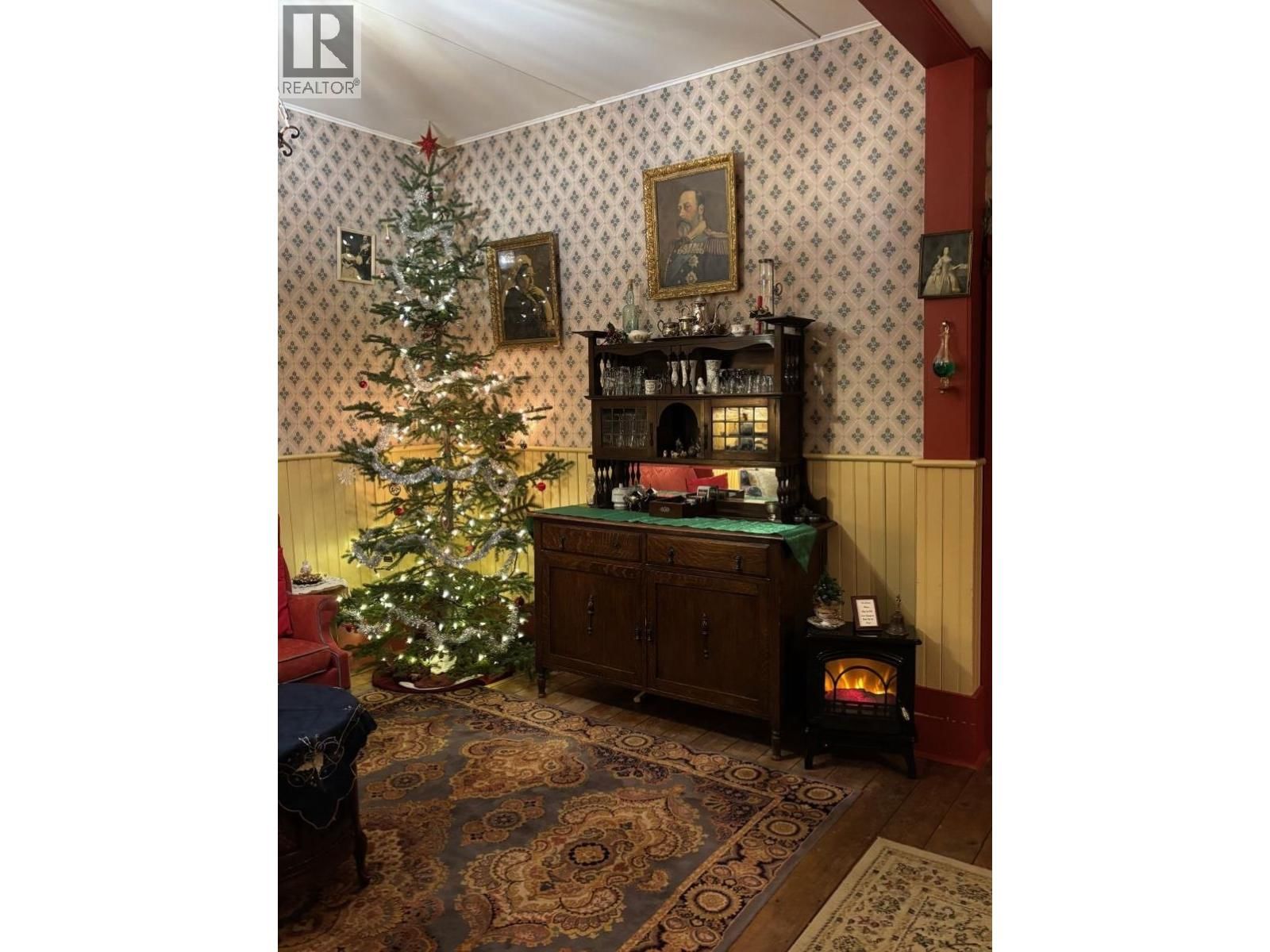 MAIN STREET Image 14