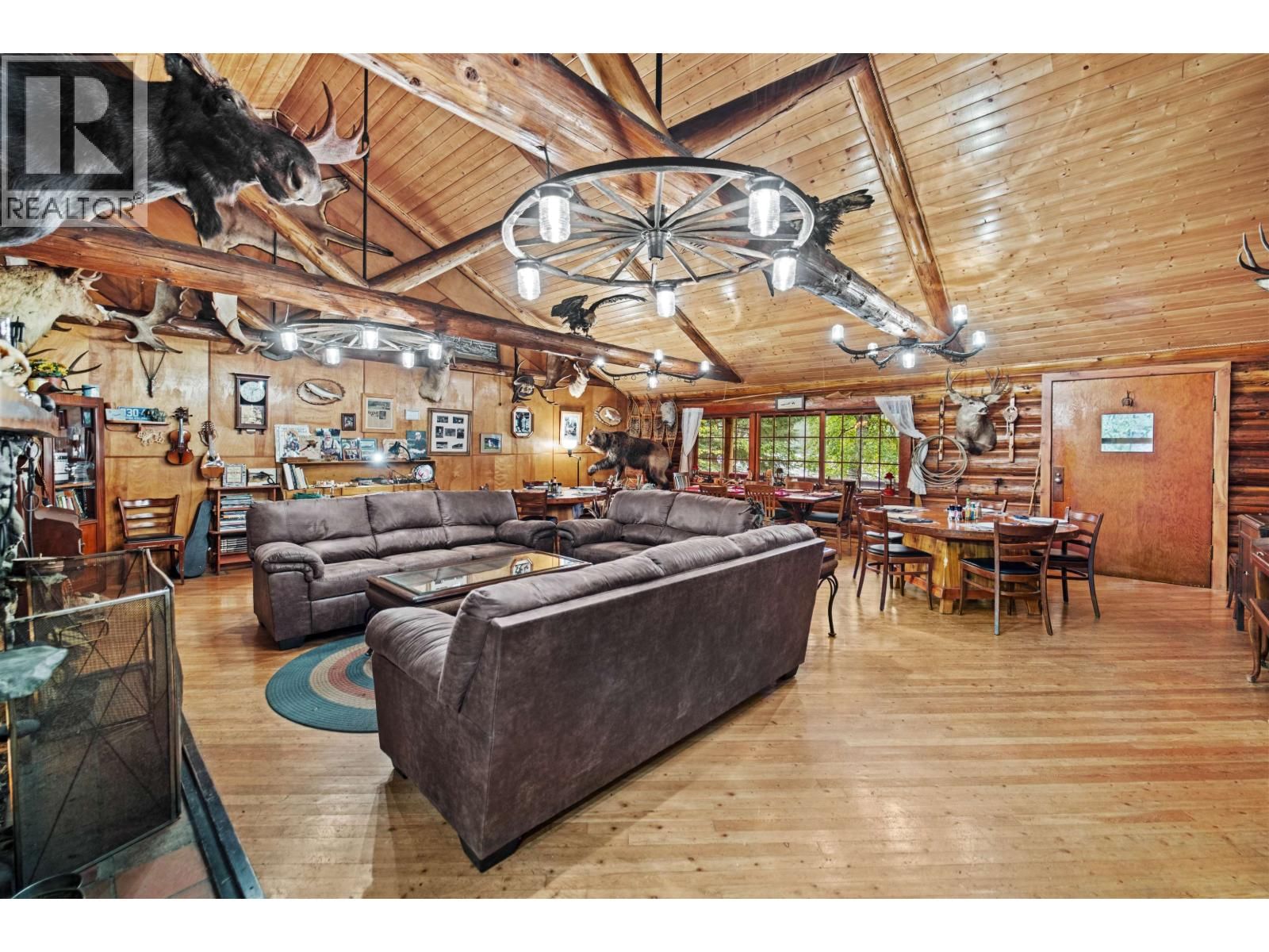 5921 CEDAR CREEK ROAD Image 14