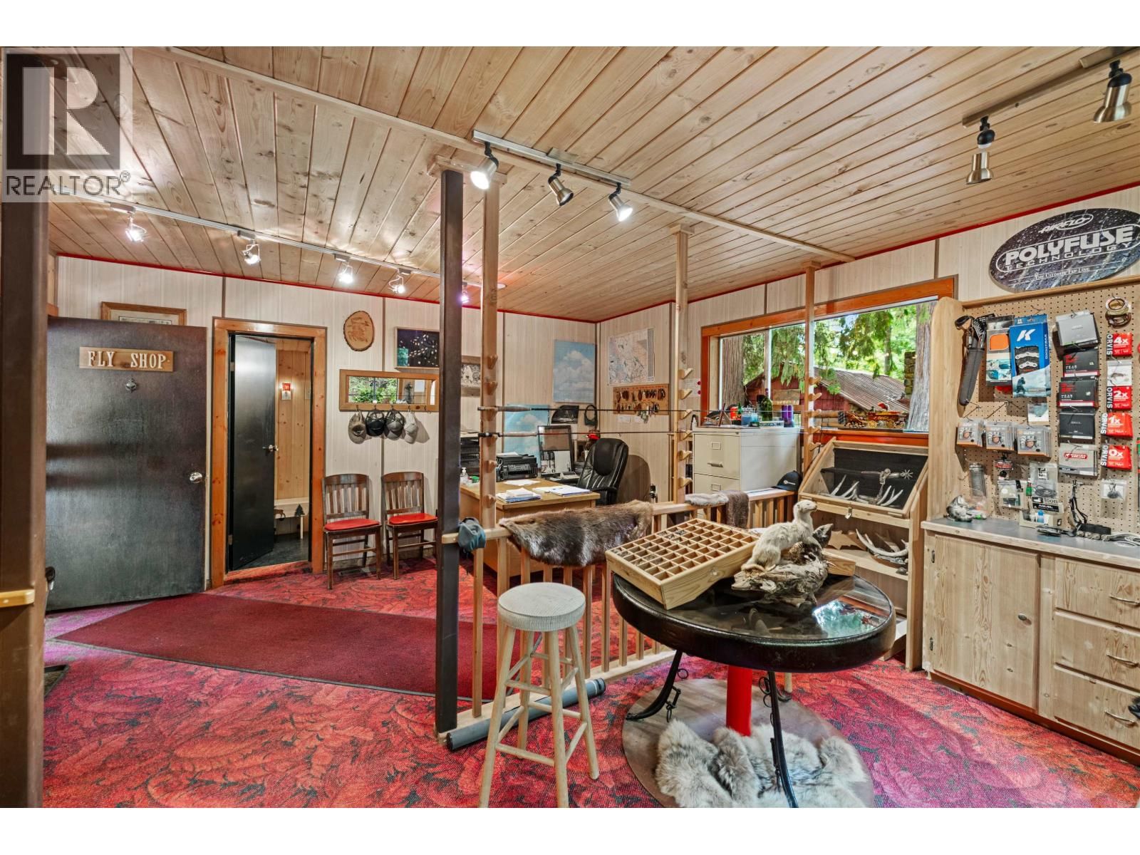 5921 CEDAR CREEK ROAD Image 15