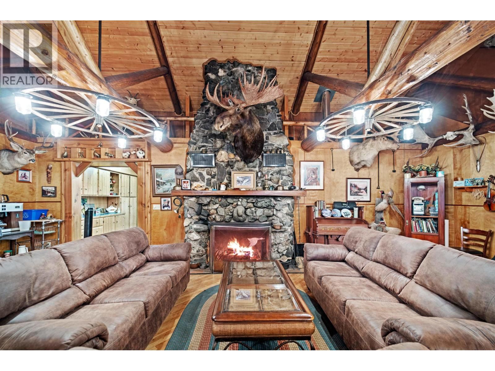 5921 CEDAR CREEK ROAD Image 16