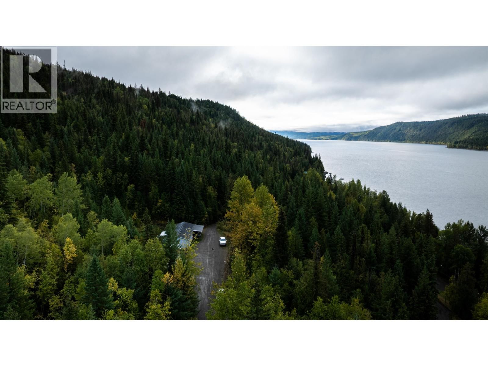 5921 CEDAR CREEK ROAD Image 24