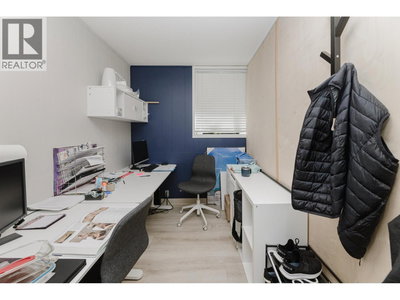 Image #1 of Commercial for Sale at Mermaid, Sechelt, British Columbia