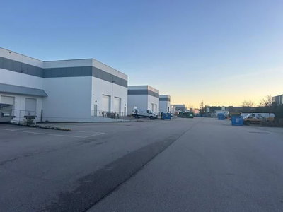 Image #1 of Commercial for Sale at 194, Surrey, British Columbia