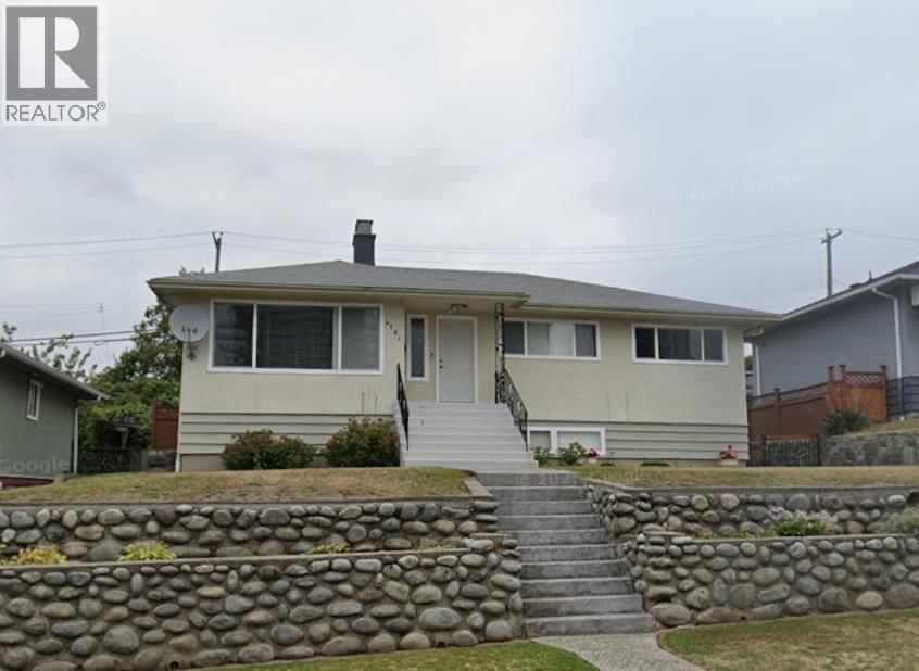 4761 RIDGELAWN Drive, Burnaby, British Columbia V5C 3Y1