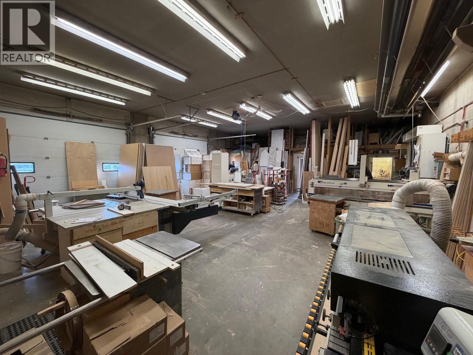 910A MACKENZIE AVENUE Image 10