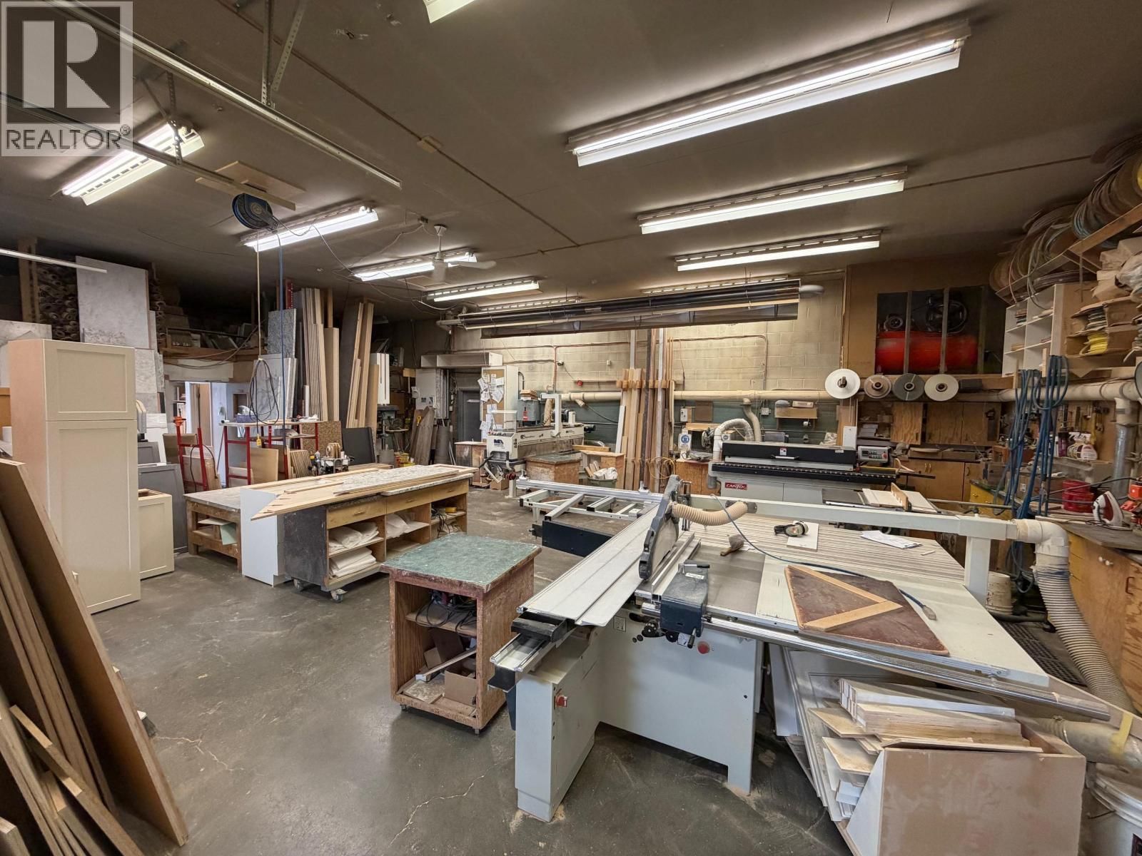 910A MACKENZIE AVENUE Image 9