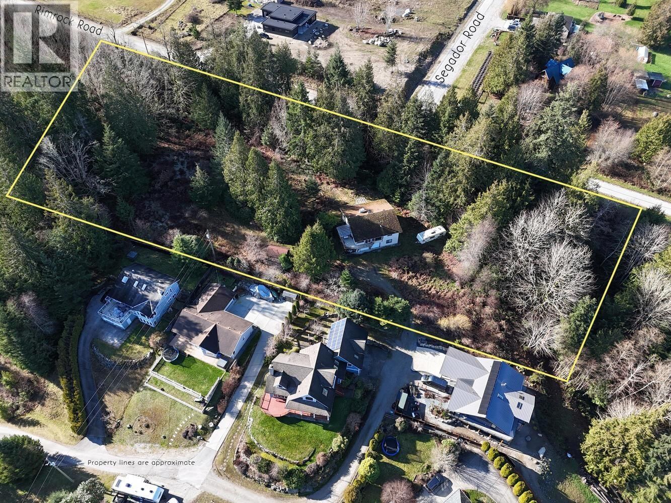 6377 GALE Avenue, Sechelt, British Columbia V7Z 0P7