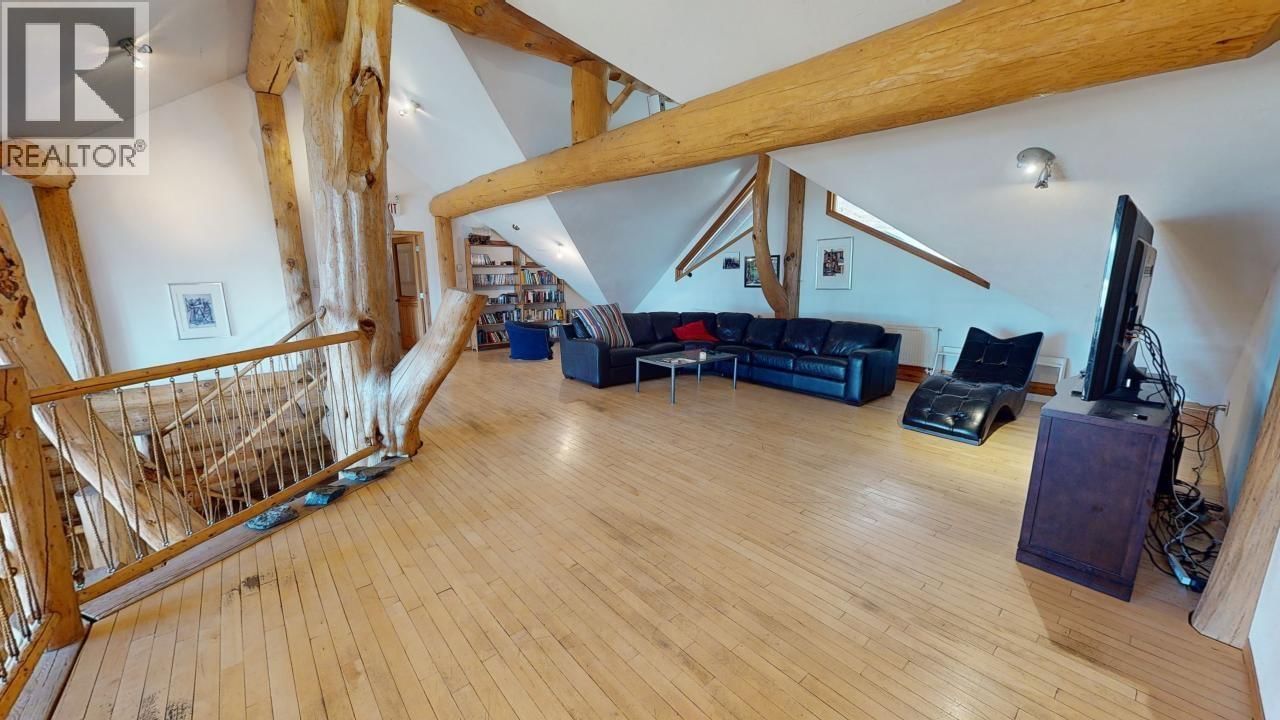 4696 TWELVE MILE ROAD Image 15