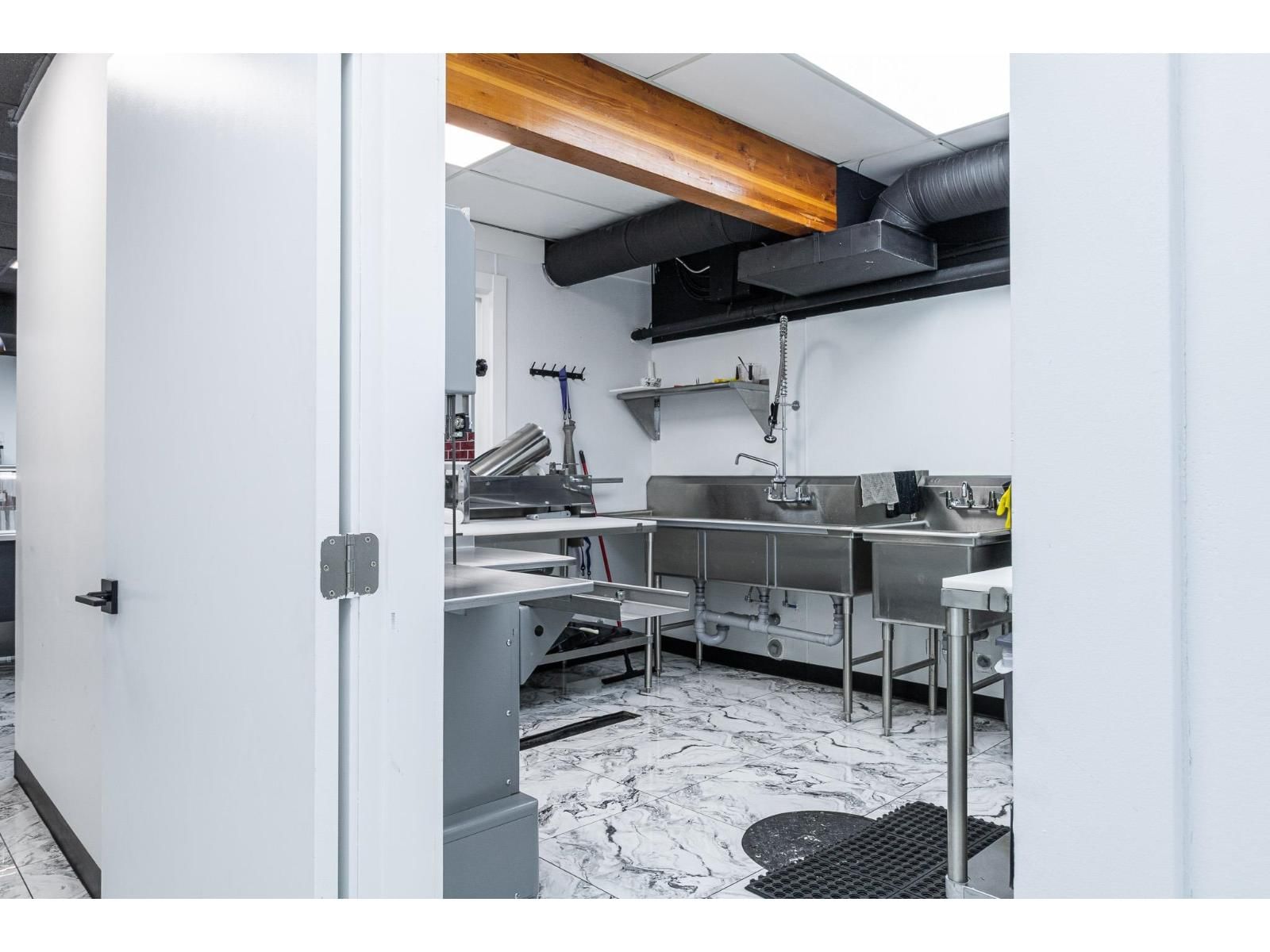 1234 CONFIDENTIAL STREET Image 11