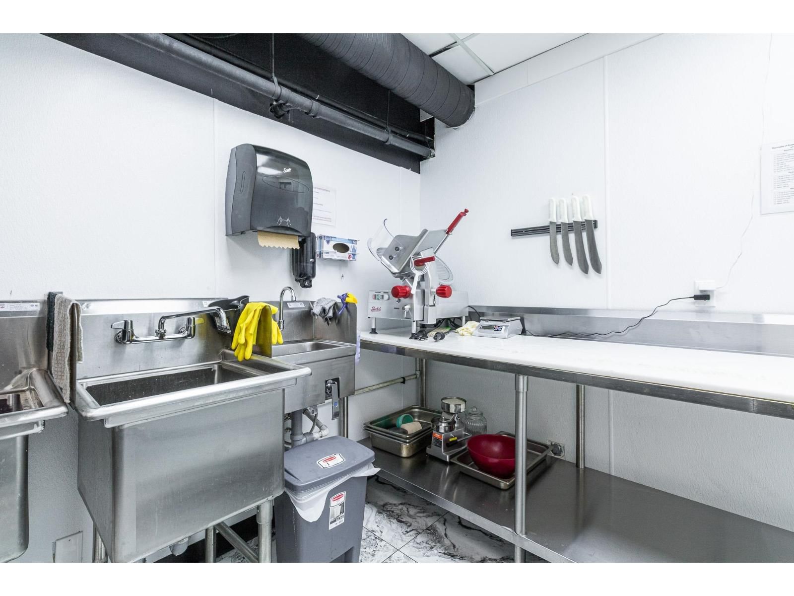 1234 CONFIDENTIAL STREET Image 14