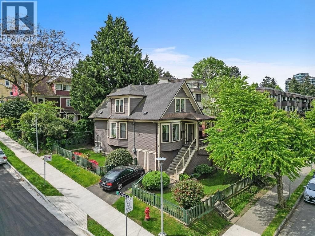 498 5TH Avenue, Vancouver, British Columbia V5T 1H9