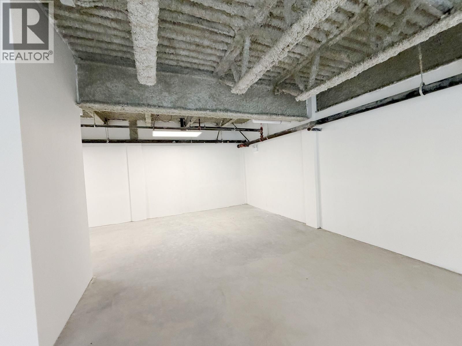 4888 VANGUARD Road photo 3