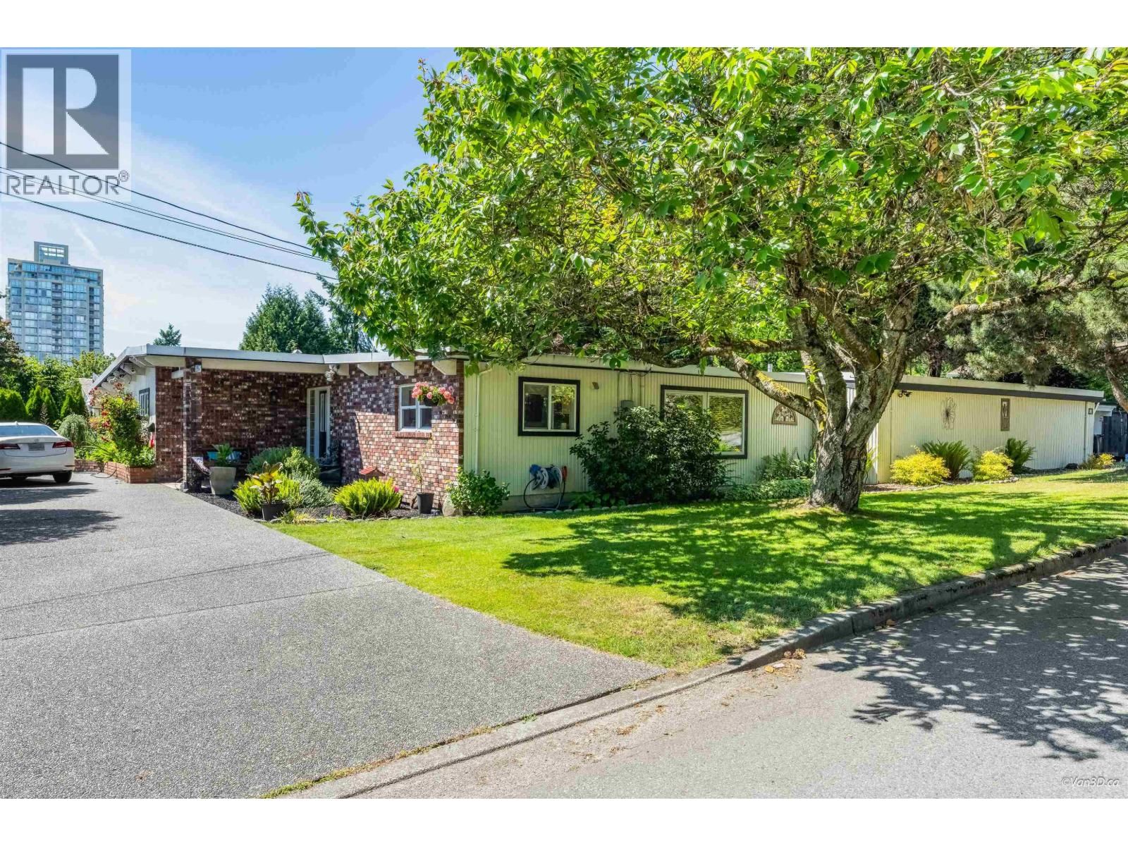 529 APPIAN Way, Coquitlam, British Columbia V3J 2A6