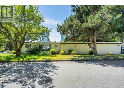 529 APPIAN Way | Coquitlam British Columbia | Slide Image Two