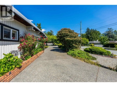 529 APPIAN Way | Coquitlam British Columbia | Slide Image Thirty-five
