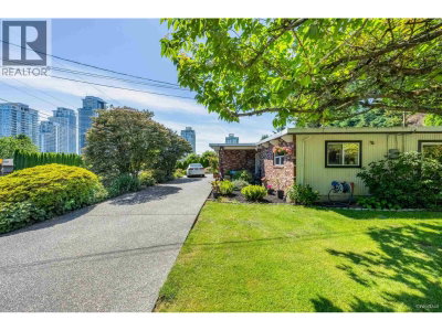 529 APPIAN Way | Coquitlam British Columbia | Slide Image Five