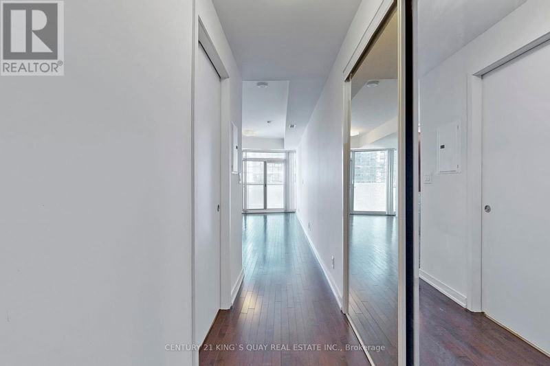  808 - 12 York Street  Toronto (Waterfront Communities), M5J0A9 | Image 24