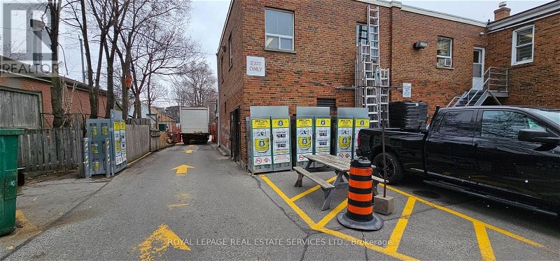 Image #1 of Business for Sale at 2028 Avenue Rd, Toronto, Ontario