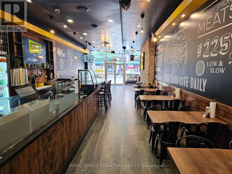 Image #1 of Restaurant for Sale at 472 Yonge St, Toronto, Ontario