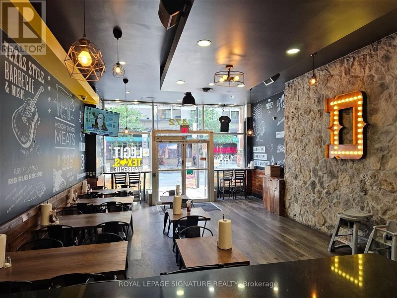 Image #1 of Restaurant for Sale at 472 Yonge St, Toronto, Ontario
