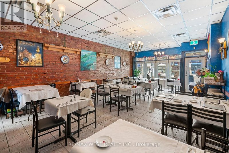 Image #1 of Restaurant for Sale at 539 College St, Toronto, Ontario