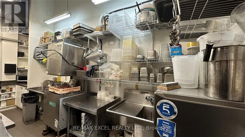 Image #1 of Restaurant for Sale at 530 Yonge St, Toronto, Ontario