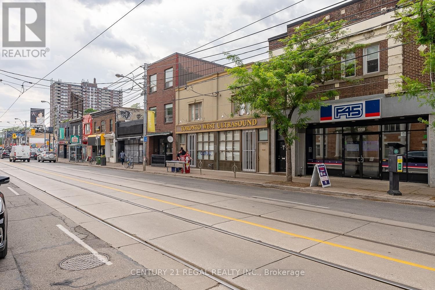 MAIN - 1560 -1562 QUEEN STREET W Image 3