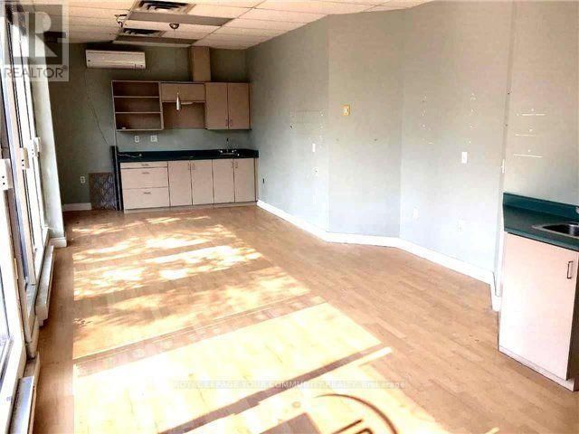 100 S - 80 FINCH AVENUE WEST Image 13