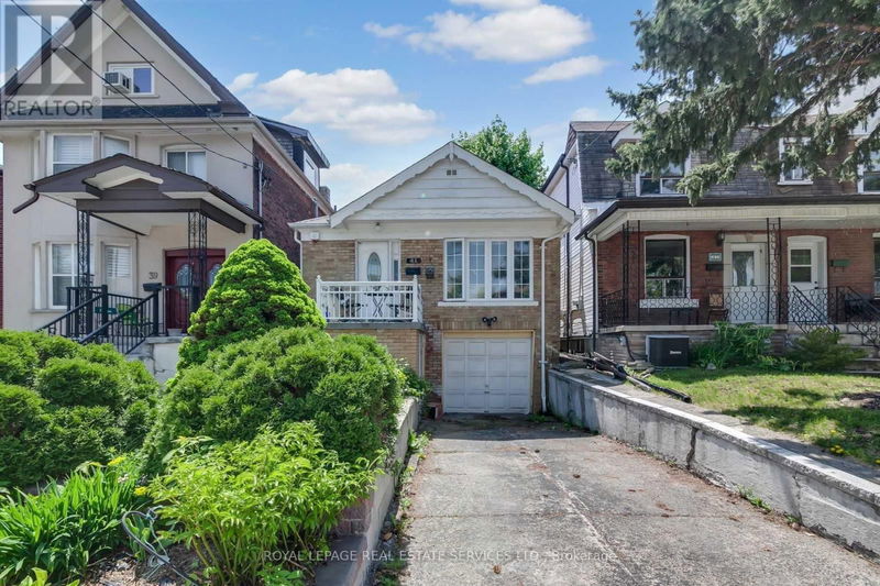 41 Strader Avenue  Toronto (Oakwood Village), M6C1R1 | Image 1