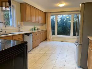 71 Bestview Drive  Toronto (Bayview Woods-Steeles), M2M2X8 | Image 10