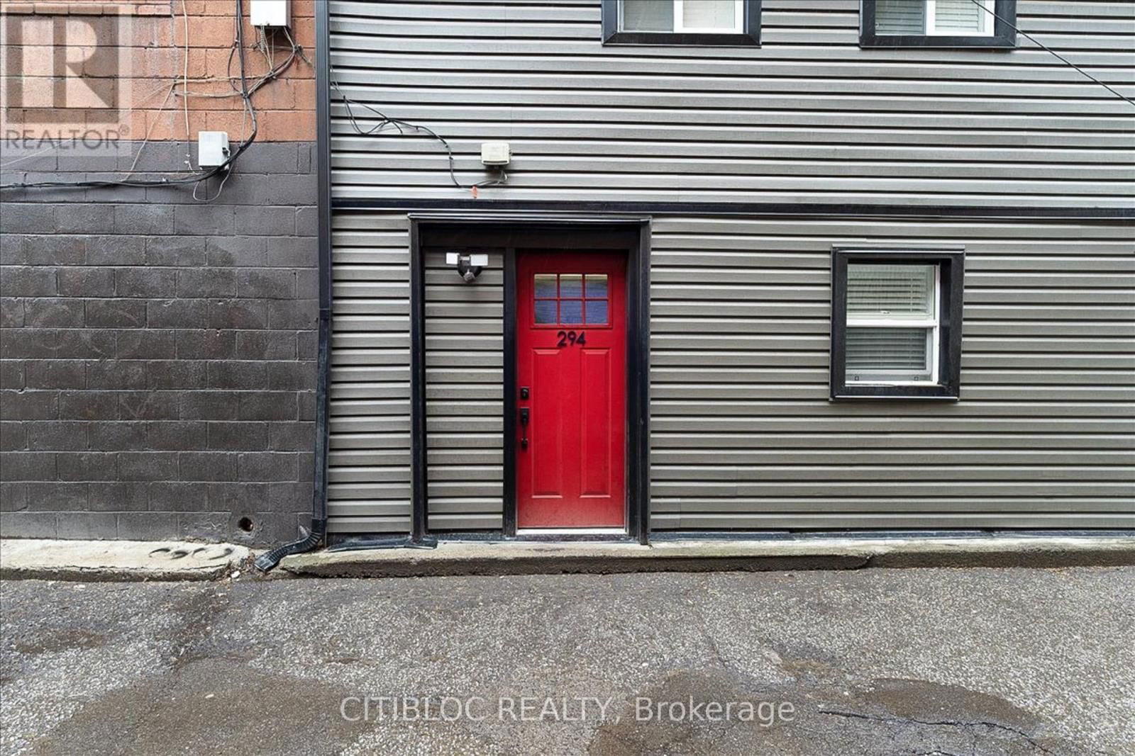 294 GERRARD STREET E Image 3