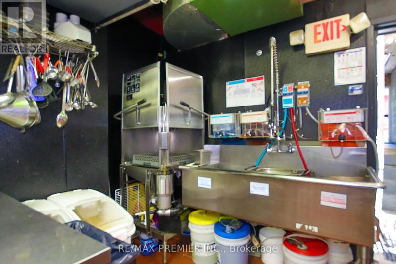 Image #1 of Restaurant for Sale at 634 Yonge Street, Toronto, Ontario