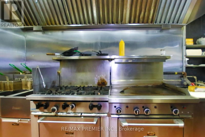 Image #1 of Restaurant for Sale at 634 Yonge Street, Toronto, Ontario