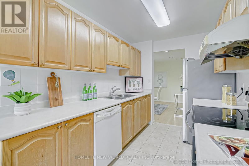 319 Grandview Way  Toronto (Willowdale East), M2N6V3 | Image 13