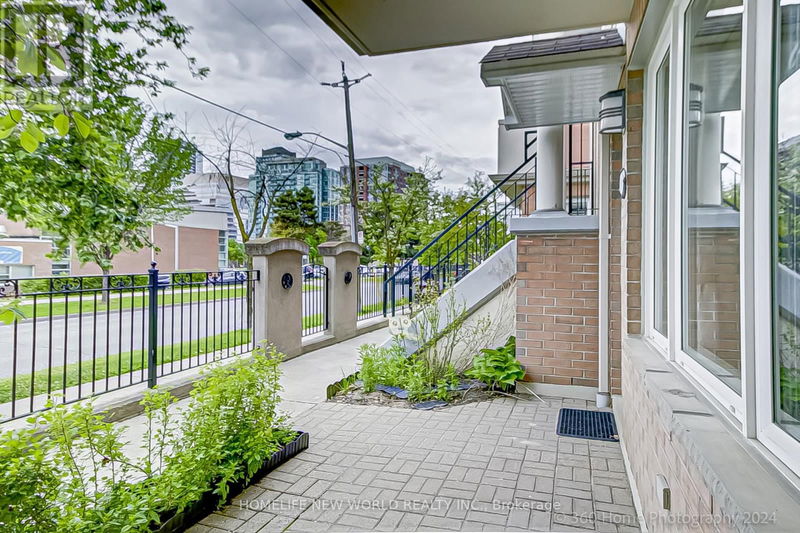 319 Grandview Way  Toronto (Willowdale East), M2N6V3 | Image 15