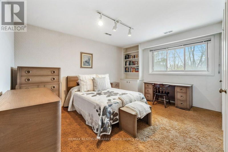 23 Balding Court  Toronto (St. Andrew-Windfields), M2P1Y8 | Image 30