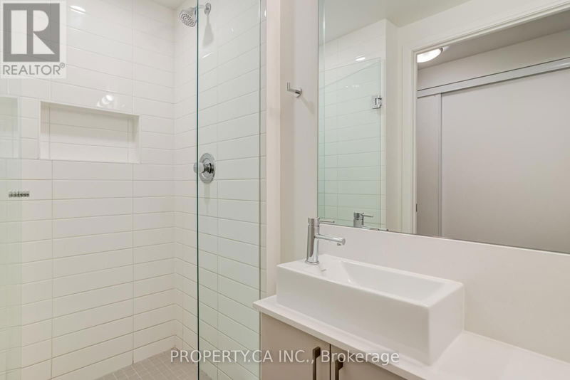  719 - 27 Bathurst Street  Toronto (Waterfront Communities), M5V0R1 | Image 13