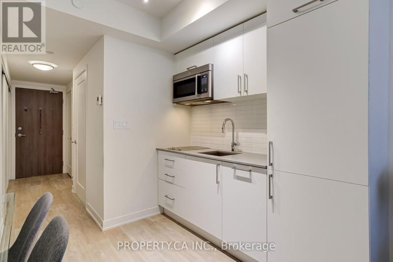  719 - 27 Bathurst Street  Toronto (Waterfront Communities), M5V0R1 | Image 5