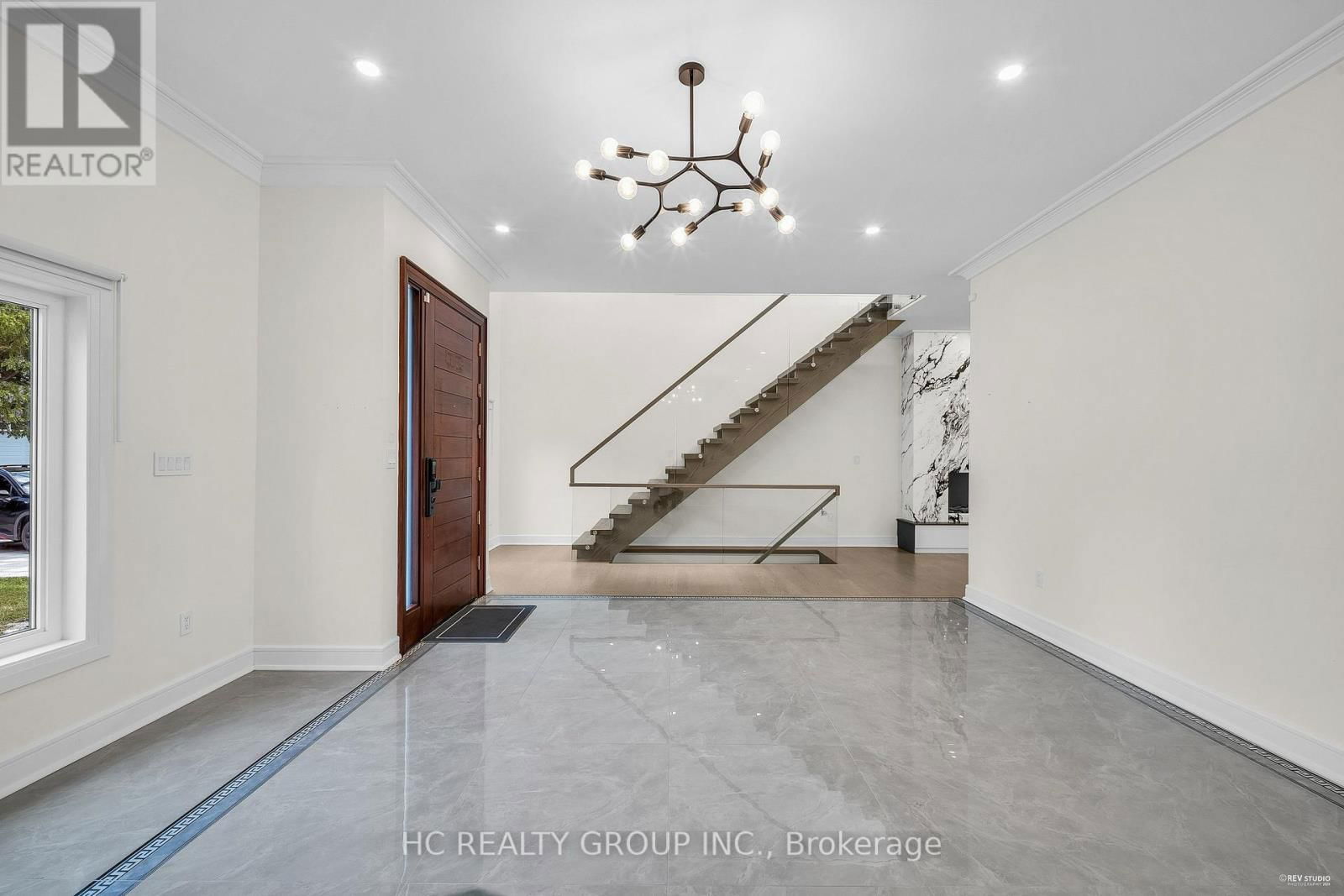 37 GERALDTON CRESCENT Image 3