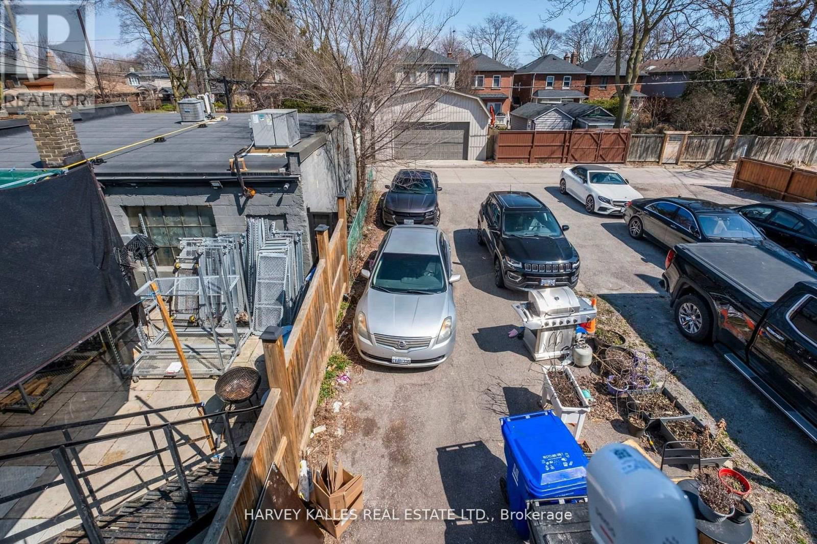 1629 BAYVIEW AVENUE Image 32