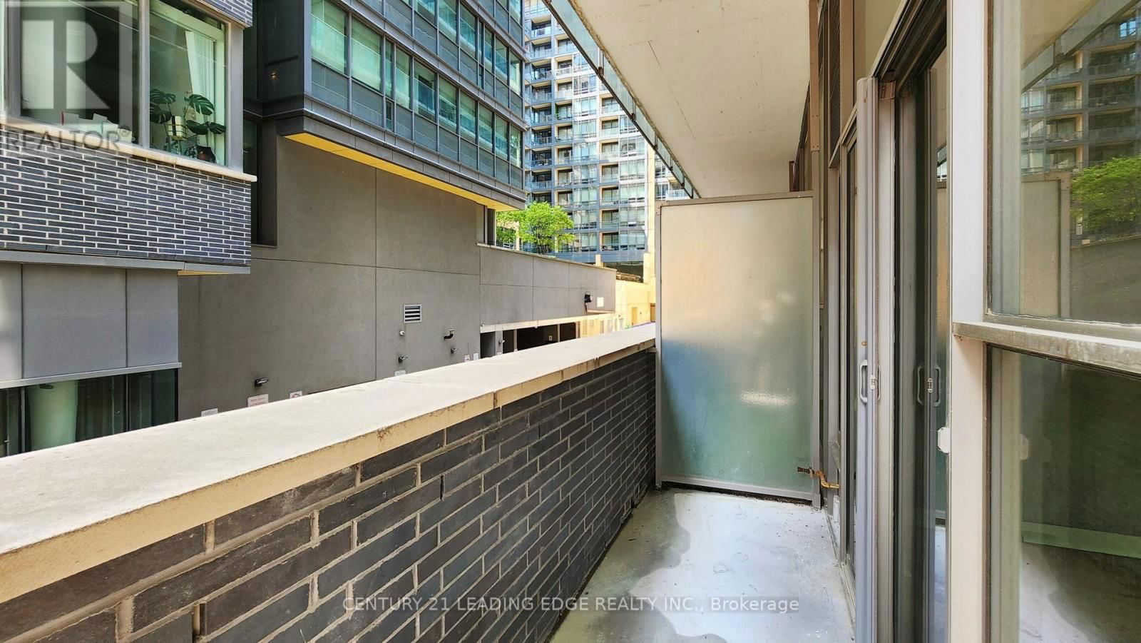 TH 2 - 25 OXLEY STREET Image 31