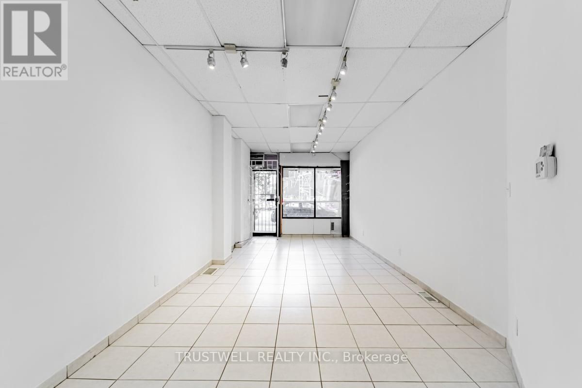 1211 DUNDAS STREET W Image 3