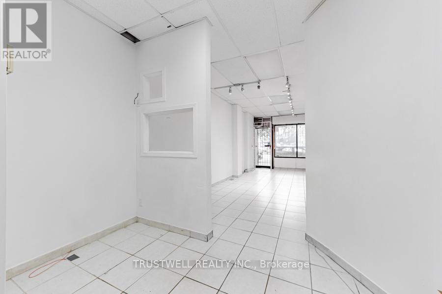 1211 DUNDAS STREET W Image 5